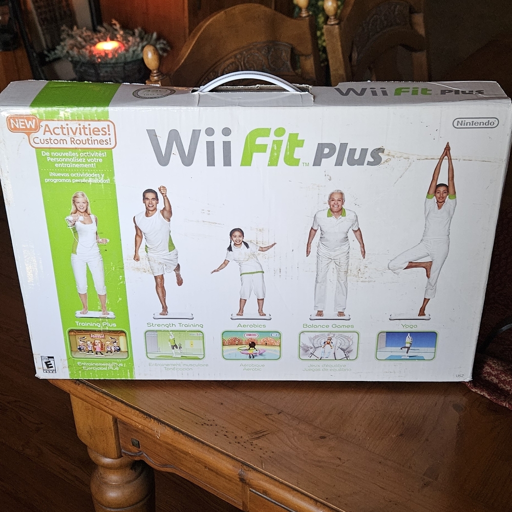 Nintendo Wii Fit Plus - White and Green
